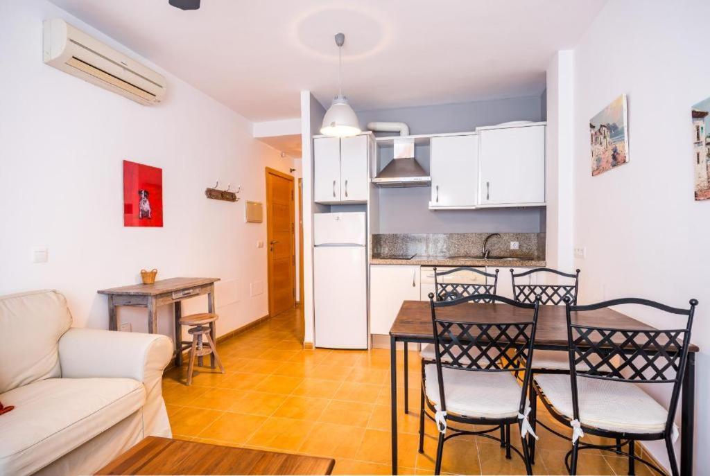 אגוואדולסה Apartamentos Mirablau מראה חיצוני תמונה